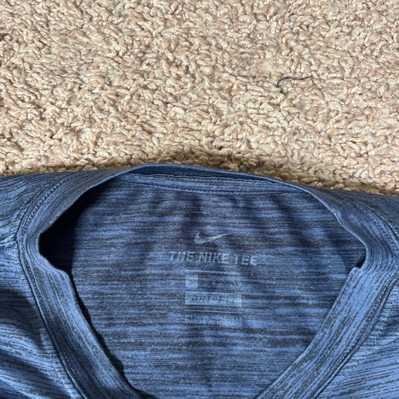 Nike Cavaliers The Nike Tee Dri Fit Long Sleeve Shirt Mens Large Gym Training - Picture 3 of 8